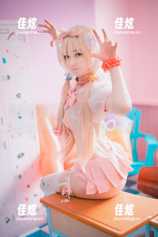 在Bambi(밤비)的夜雨写真中，与水滴共舞！