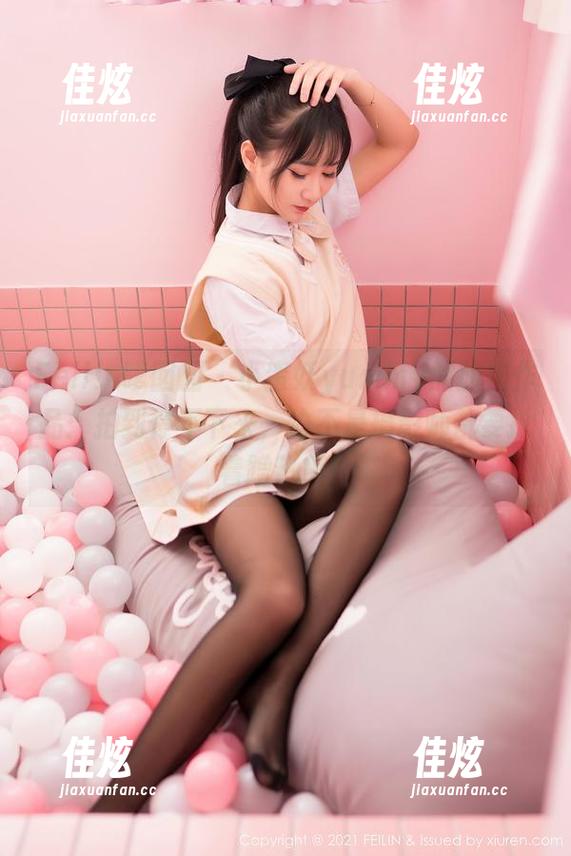 Feilin嗲囡囡 - 小蛮妖yummy的旗袍作品：拍到停不下来，怕不是摄影师都要抢着蹭热度！