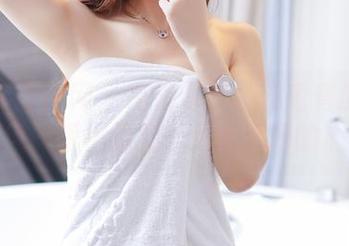 GIRLT果团网 – 高清写真：林弯弯的成熟御姐风，眼神里藏着几本厚厚的心事！