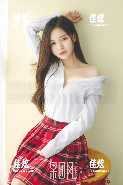 GIRLT果团网 - 在岁月轻轻掠过中，龚玥菲的御姐写真合集为你解锁优雅新姿势！