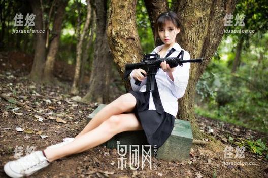 GIRLT果团网 - 夏日清凉，龚玥菲的泳装写真让你屏息以待