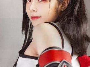 青春的泳衣和Hachi小芭的Cos，高清画面中，还有没有秘密想分享给我？