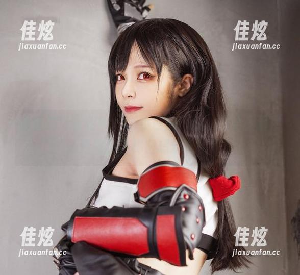 青春的泳衣和Hachi小芭的Cos，高清画面中，还有没有秘密想分享给我？