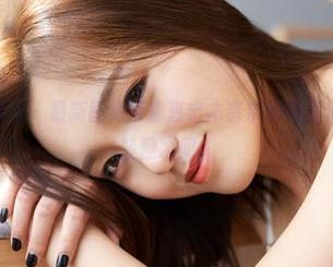 MiiTao蜜桃社 – 最新图库带你直击木奈奈的裤里丝，暖光里的轻盈瞬间。