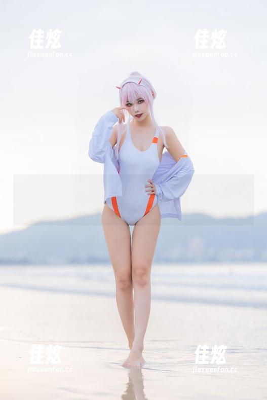 校服可以很美！Momoko葵葵最新写真告别“乖乖女”标签