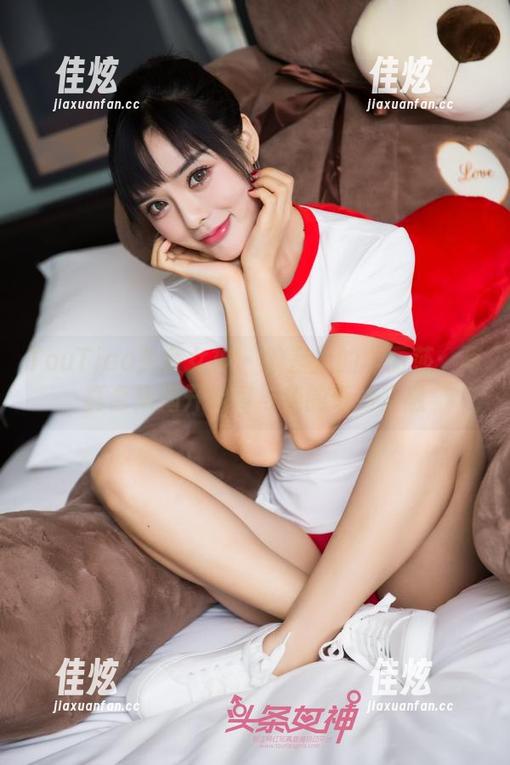TouTiao头条女神 - 教室里的李丽莎：写真合集揭开学习与美的奇妙交融