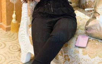 TuiGirl推女郎 – 王馨瑶的浴室探险：免费美图，让你想喝杯温水！