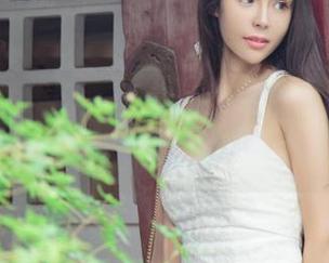 UGirls尤果网 – 伊莉娜泳装图集，总觉得她就该住在热带海岛上，真让人嫉妒！