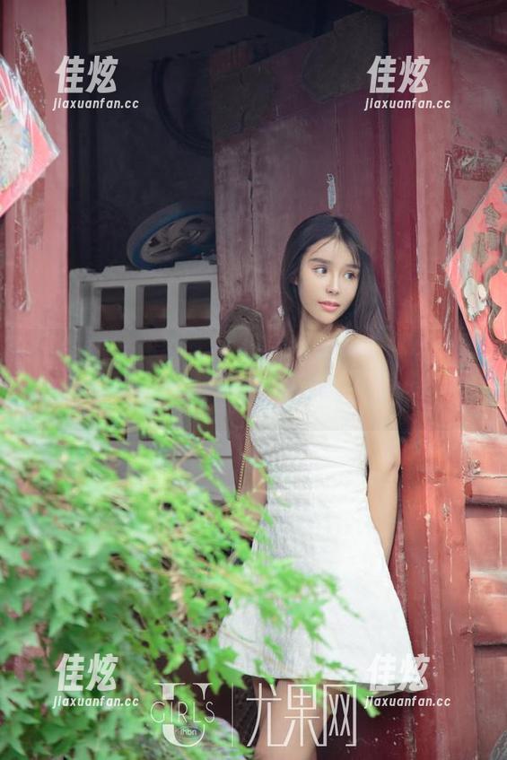 UGirls尤果网 - 伊莉娜泳装图集，总觉得她就该住在热带海岛上，真让人嫉妒！