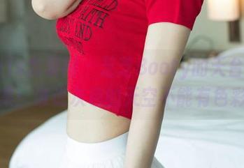 UGirls尤果网 – 芝芝Booty的天台美图图集：谁说灰色的天空不能有色彩？