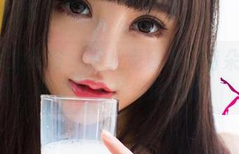 UGirls尤果网 – 不止是秘书！诗朵雅的写真分享挑战你的想象