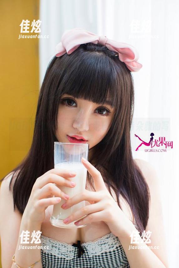 UGirls尤果网 - 不止是秘书！诗朵雅的写真分享挑战你的想象