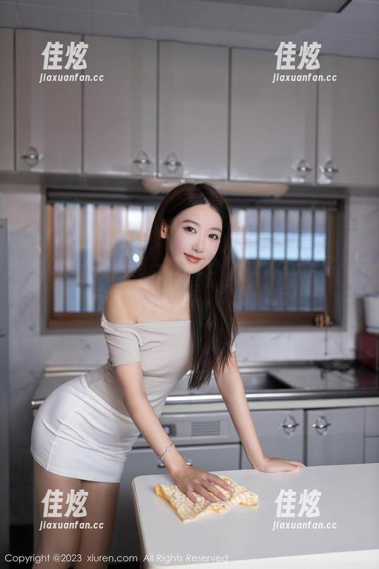 Xiuren秀人网 - SOLO-尹菲泳衣作品：那片无圣光的海，诱惑暴击！