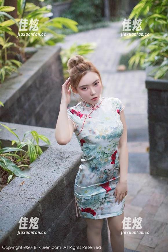 Xiuren秀人网 - 私房写真中的laura阿姣：那些女孩都隐藏了哪些奇葩故事？
