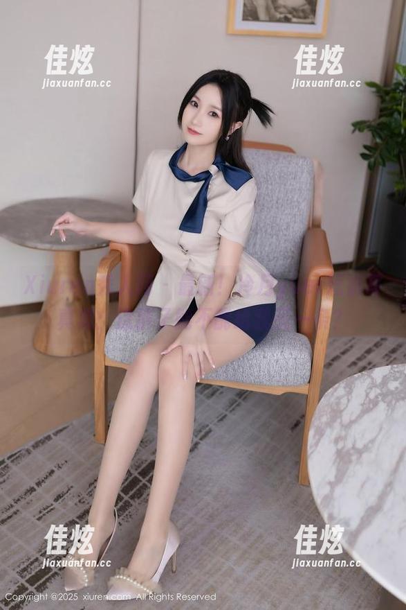 Xiuren秀人网 - 最新！冷月yuer短裤写真集：这裤子能不能给我买一条？