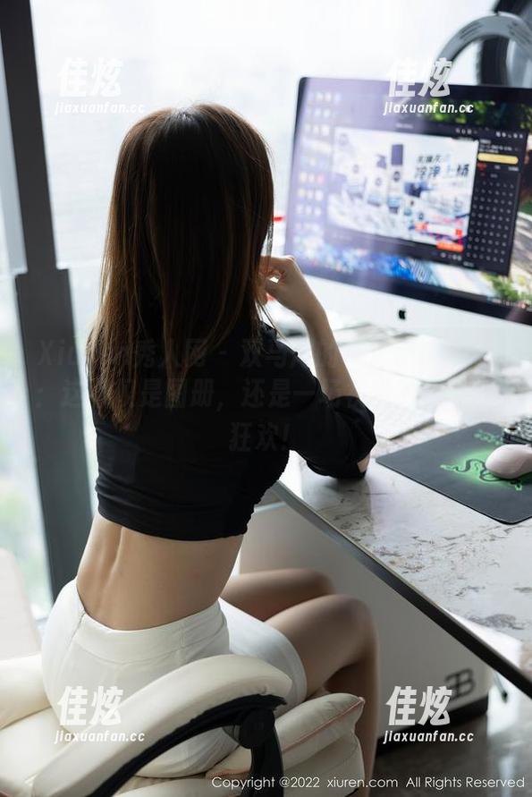 Xiuren秀人网 - 双马尾的卓芷伊EricA：这不仅是图册，还是一场视觉的双马尾狂欢！