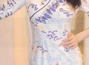 Xiuren秀人网 – 周波儿最新作品解锁：这礼服系列真是太撩了，受不了！