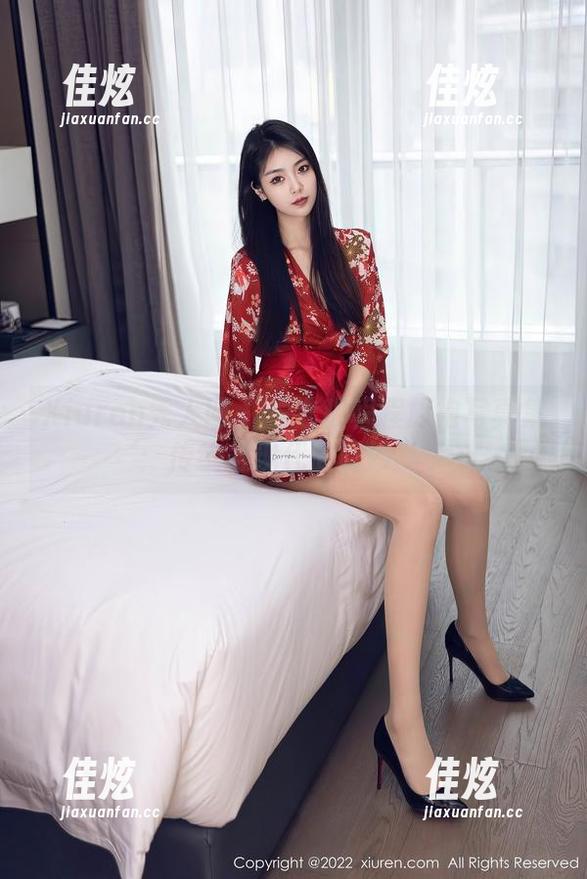 Xiuren秀人网 - 精选程程程旗袍写真集：传统与现代的微妙斗争
