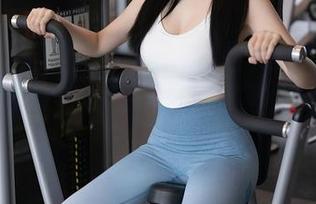 Xiuren秀人网 – 透过屏幕，苏小曼babyface兔女郎的原图让我忍不住多看几遍！