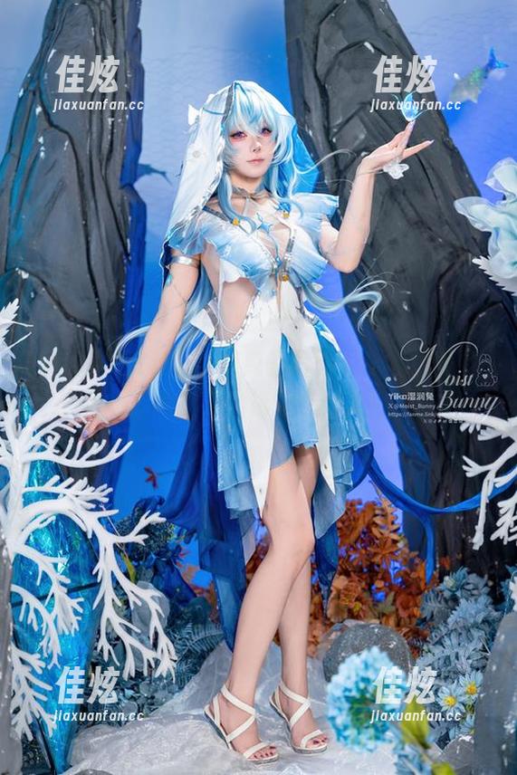 水手服和Yiko湿润兔的写真，让我感受到了阳光下的海浪和清风！