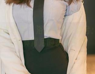 YouMi尤蜜荟 – 浴缸也是个舞台：娇喘JC写真背后的水花四溅