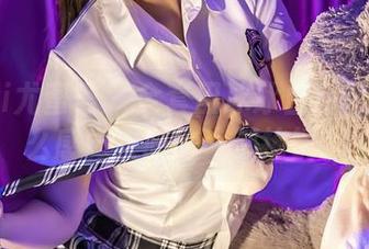 YouMi尤蜜荟 – 全套田冰冰白色写真：怎么感觉衣服比人都抢镜？
