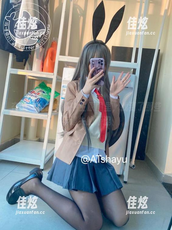 在at鲨鱼的女高中生原图里，找到了那些年遗失的青涩