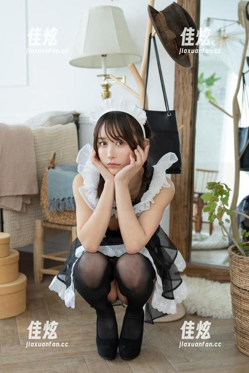 身体与光影的舞蹈——いくみ(育美)JK最新图册，恍如隔世的美感！