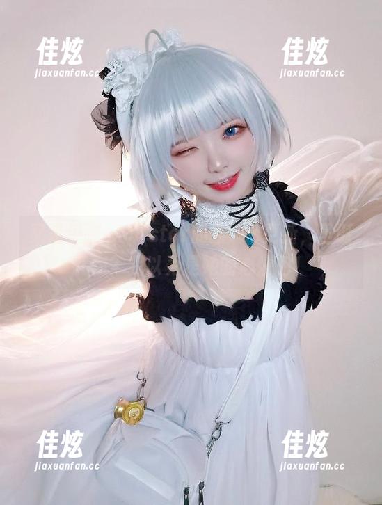 又是伊喵_Master的新cos更新，圣诞礼物？我以为是她的心情包！