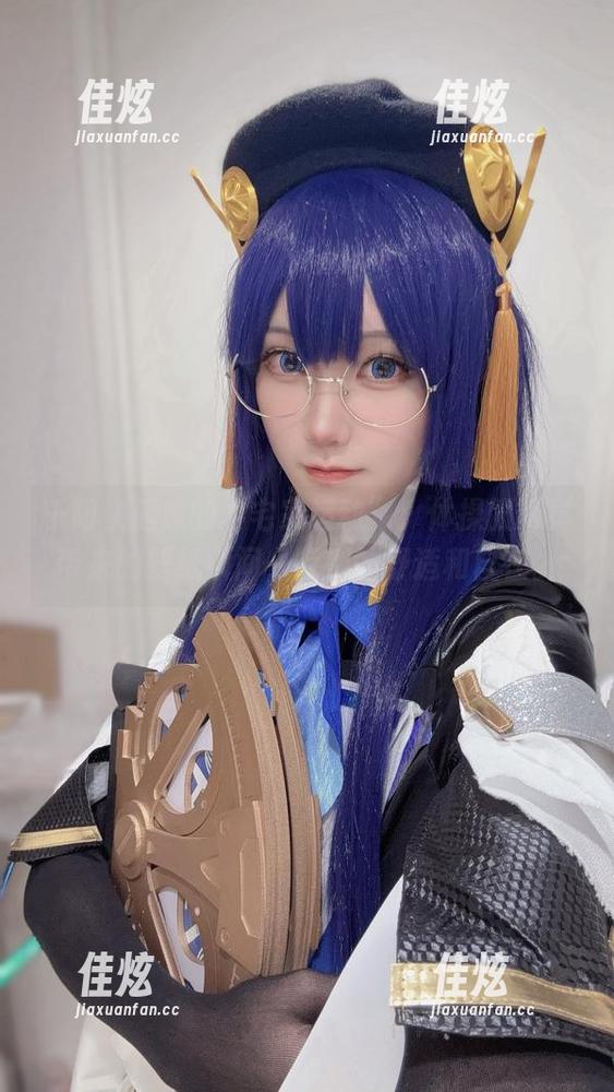 千阳快起床 千阳快起床的“宅家运动”:体操服写真带来的壁纸瞬间,特别的舒适和自在。