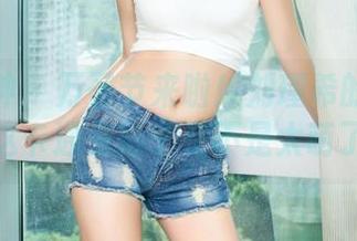 头条女神 – 万圣节来啦！刘瑾希的高清套图，这卡通鬼影子是不是太萌了点？
