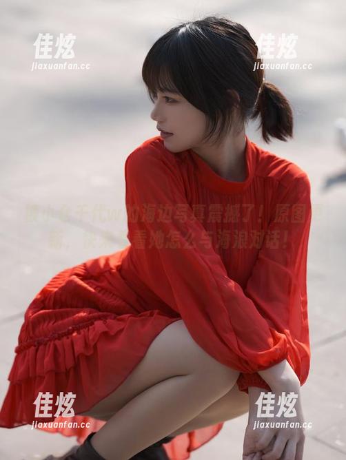 被小仓千代w的海边写真震撼了！原图更新，快来看看她怎么与海浪对话！