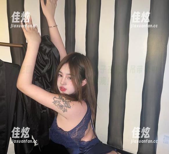 微密圈 - 超多全套！小优优子在粉色吊带裙中闪耀，快来围观！