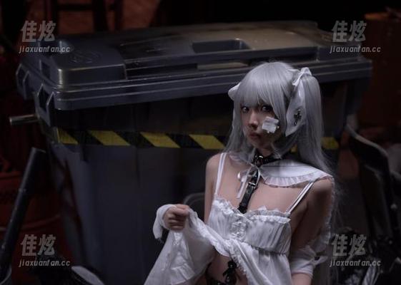 小和甜酒带你走进红裙世界，COS资源不求人！