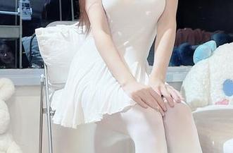 微密圈 – 小萌子的黑色蕾丝写真，有多少惊喜藏在这一组图片里？