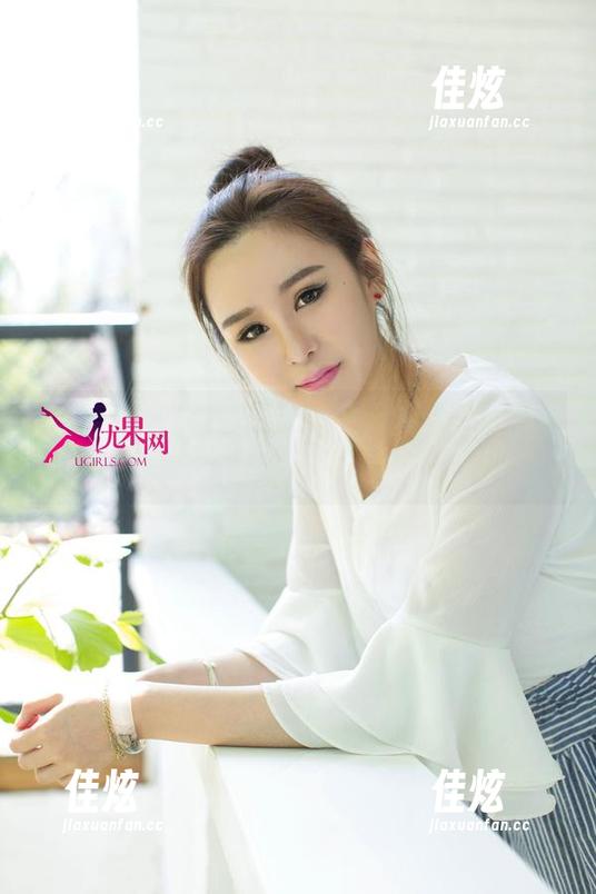 尤果网 - 乔依琳私房运动大片：肌肉与曲线的完美交融，恶趣味满分