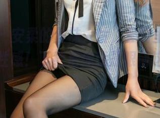 尤果网 – 安柔的丝袜大片，套图里藏着不一样的性感！下载后你就是眼前这个画面！