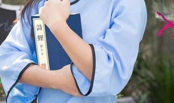 尤果网 – 当学妹遇上小琪：别说，套图里的感觉有点燃！