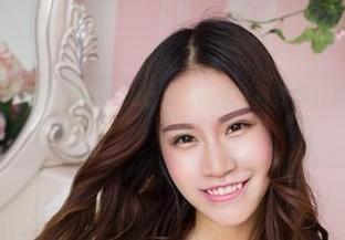 尤物馆 – 一件白裙，Rebecca_吴颖茵写真资源让你忍不住一再回味