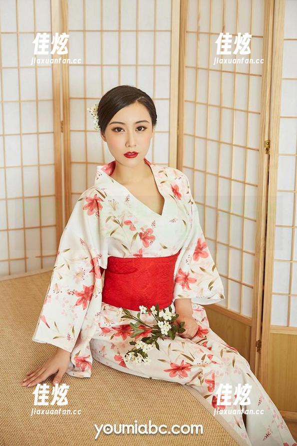 尤蜜荟 - 卓娅祺吊带写真分享：甜蜜与性感的界限在哪里？