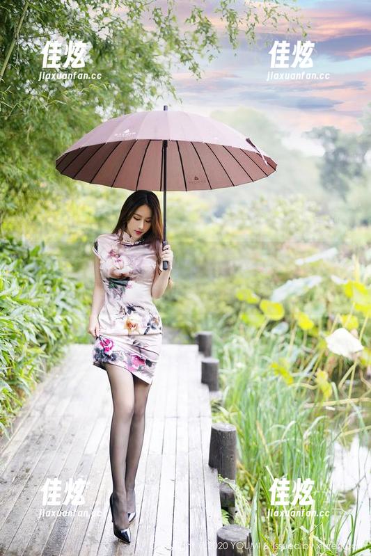 尤蜜荟 - 周思乔Betty那身空姐风，全套原图，谁能拒绝这种诱惑？
