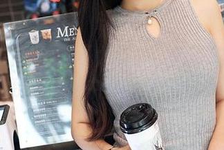 山中奇幻之旅：“尤蜜荟”的私拍写真让我在草丛中找到了灵魂！