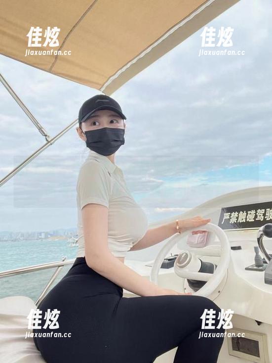 微密圈 - 左公子666带来的翘臀大米熊作品集，资源太赞，有点小心动！
