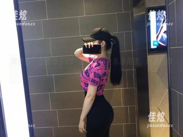 左公子666 微密圈 - 当左公子666的睡衣碰上私房美图,意外的舒适和诱惑!