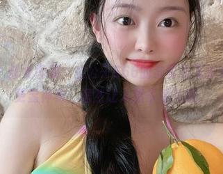 微密圈 – 修女图册：左公子666的身影在光影交错下，更显神秘，居然让人想多看几眼。