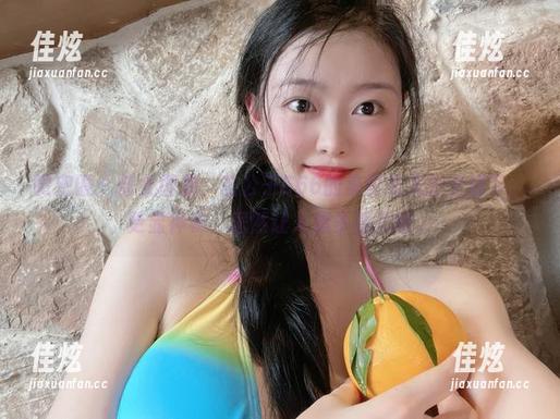 左公子666 微密圈 - 修女图册:左公子666的身影在光影交错下,更显神秘,居然让人想多看几眼。