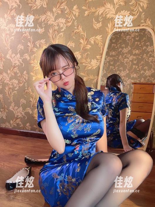 微密圈 - 不止是张思允nice的JK制服原图，套图中还有更多惊喜等着你！