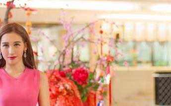推女神 – 可乐Vicky与她的定制御姐写真，仿佛光影里的秘密！