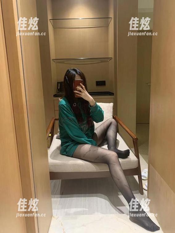 微密圈 - 吊带下的提袜少女：这些美图让人忍不住想多看几眼
