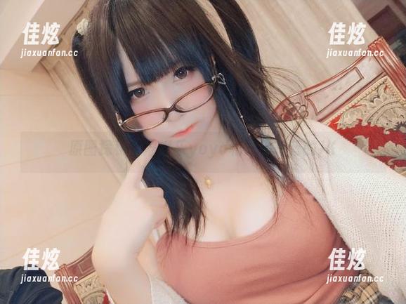 摇摇乐yoyo 原图探秘:摇摇乐yoyo和她那抹蓝的JK